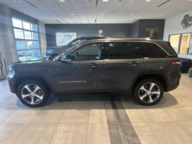 Used 2022 Jeep Grand Cherokee Limited 4xe image 2