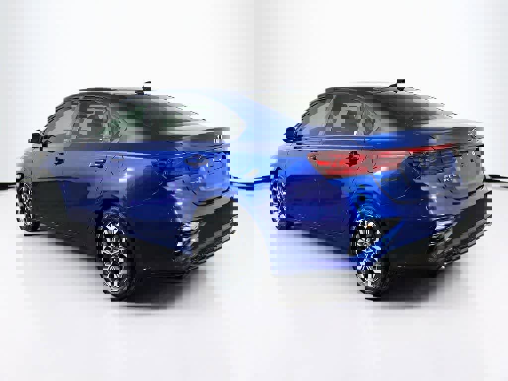 Used 2019 Kia Forte LXS FWD image 3