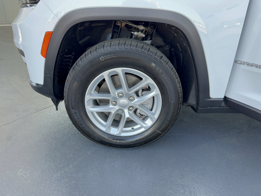Used 2025 Jeep Grand Cherokee L Laredo image 39