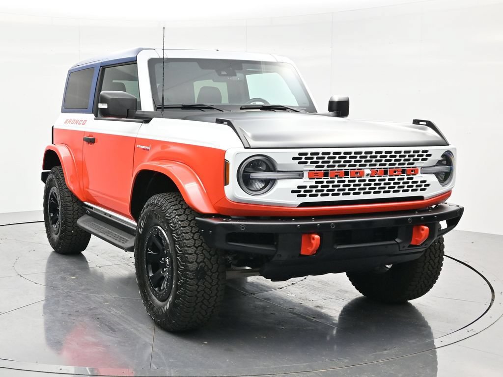 Certified 2025 Ford Bronco Stroppe Edition AWD/4WD image 3