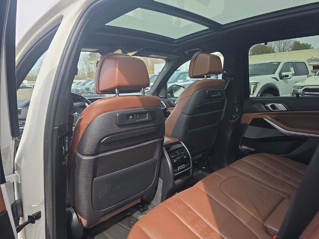 Used 2019 BMW X5 xDrive40i w/ Executive Package AWD/4WD image 18