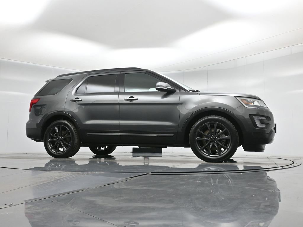 Certified 2017 Ford Explorer XLT w/ Equipment Group 202A image 11