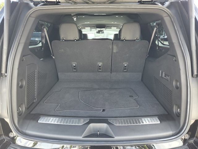 Used 2023 Chevrolet Suburban RST w/ Sport Performance Package AWD/4WD image 17