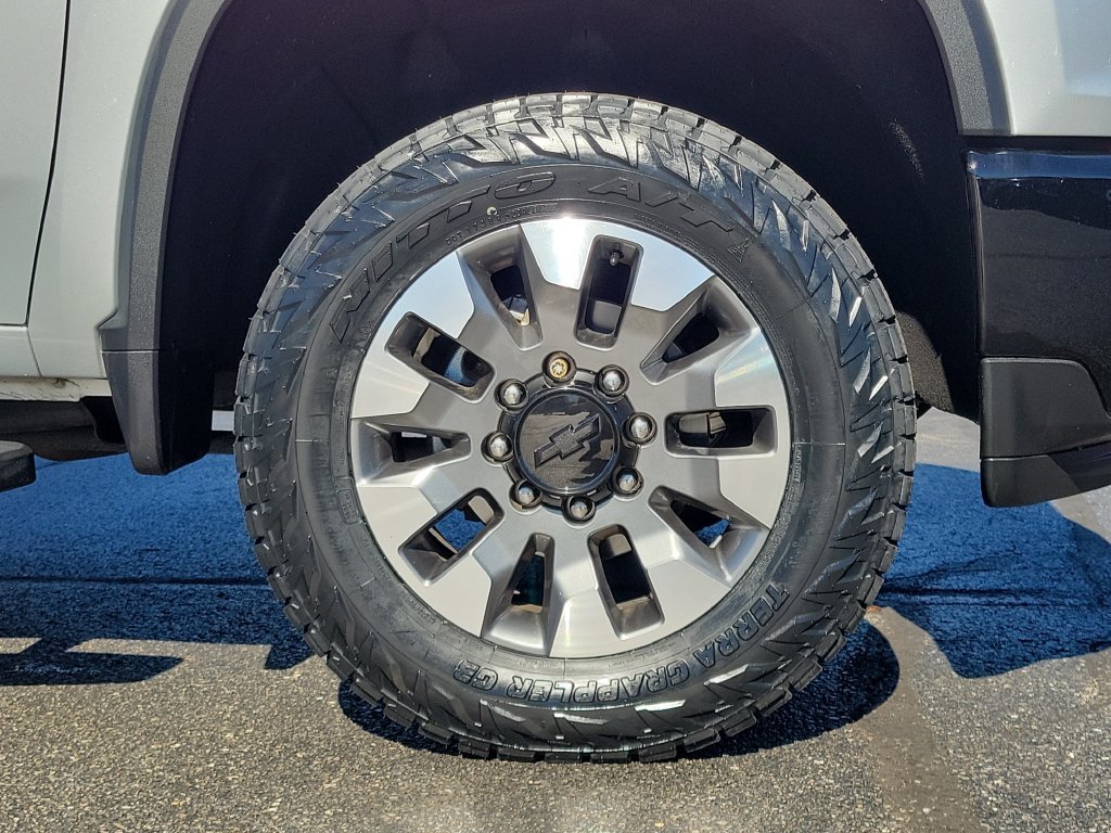Used 2023 Chevrolet Silverado 2500 Custom w/ Custom Value Package AWD/4WD image 9