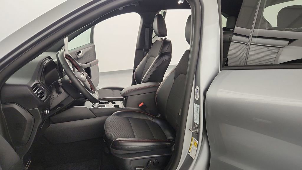 Certified 2024 Ford Escape ST-Line w/ Tech Pack #1 AWD/4WD image 15