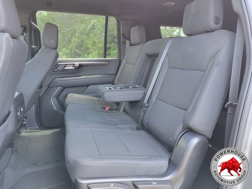 Used 2025 Chevrolet Suburban LS image 16