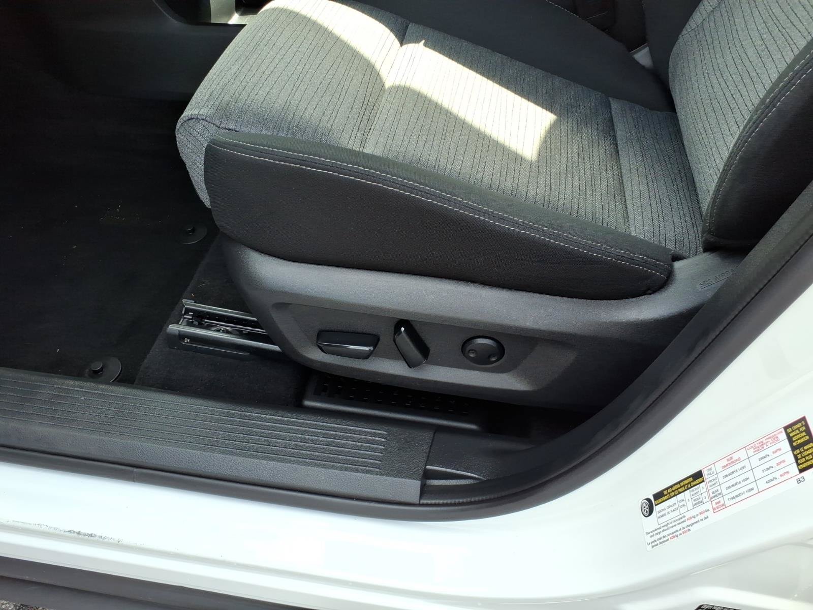 Used 2023 Nissan Rogue SV AWD/4WD image 11