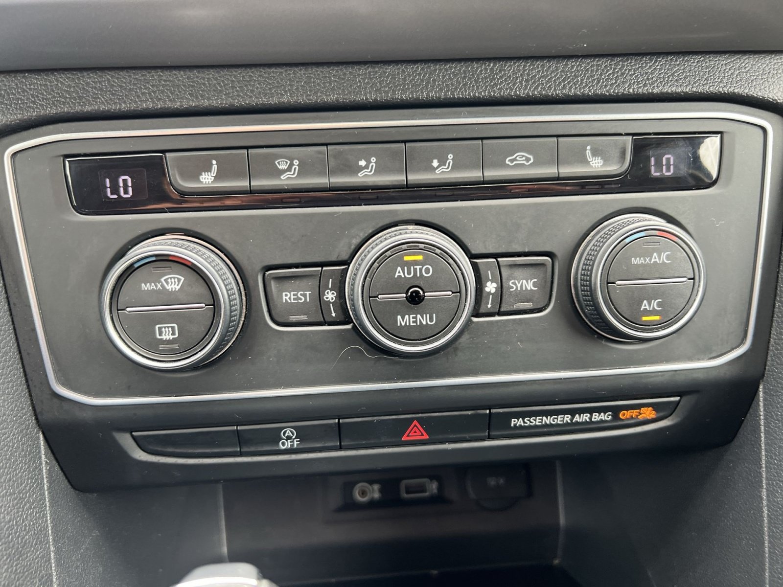Used 2019 Volkswagen Atlas SE FWD image 28