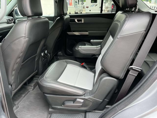 Certified 2024 Ford Explorer XLT w/ Equipment Group 202A AWD/4WD image 18