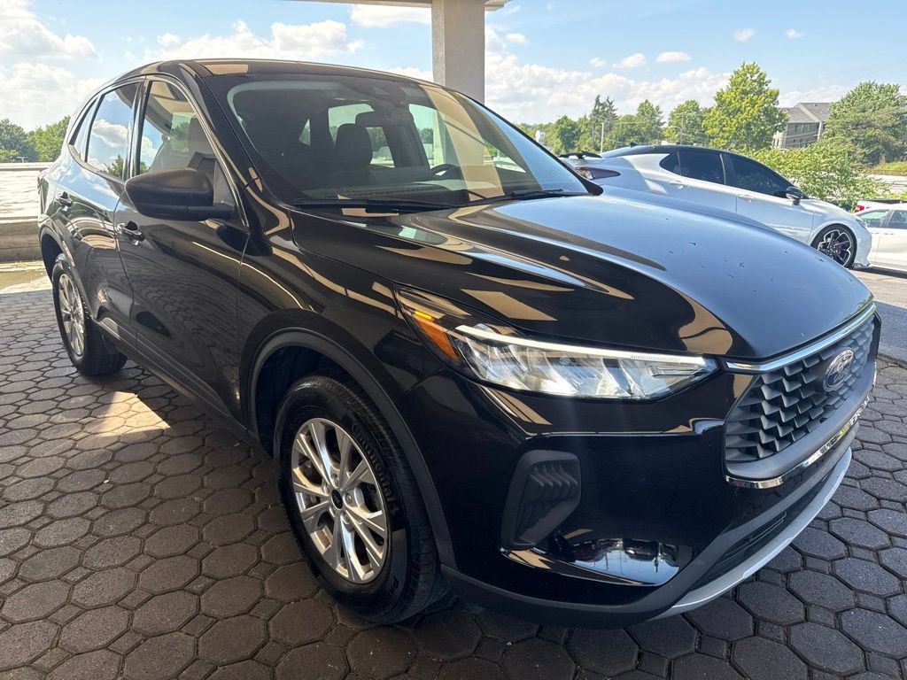 Certified 2023 Ford Escape Active w/ Tech Pack #1 AWD/4WD image 4