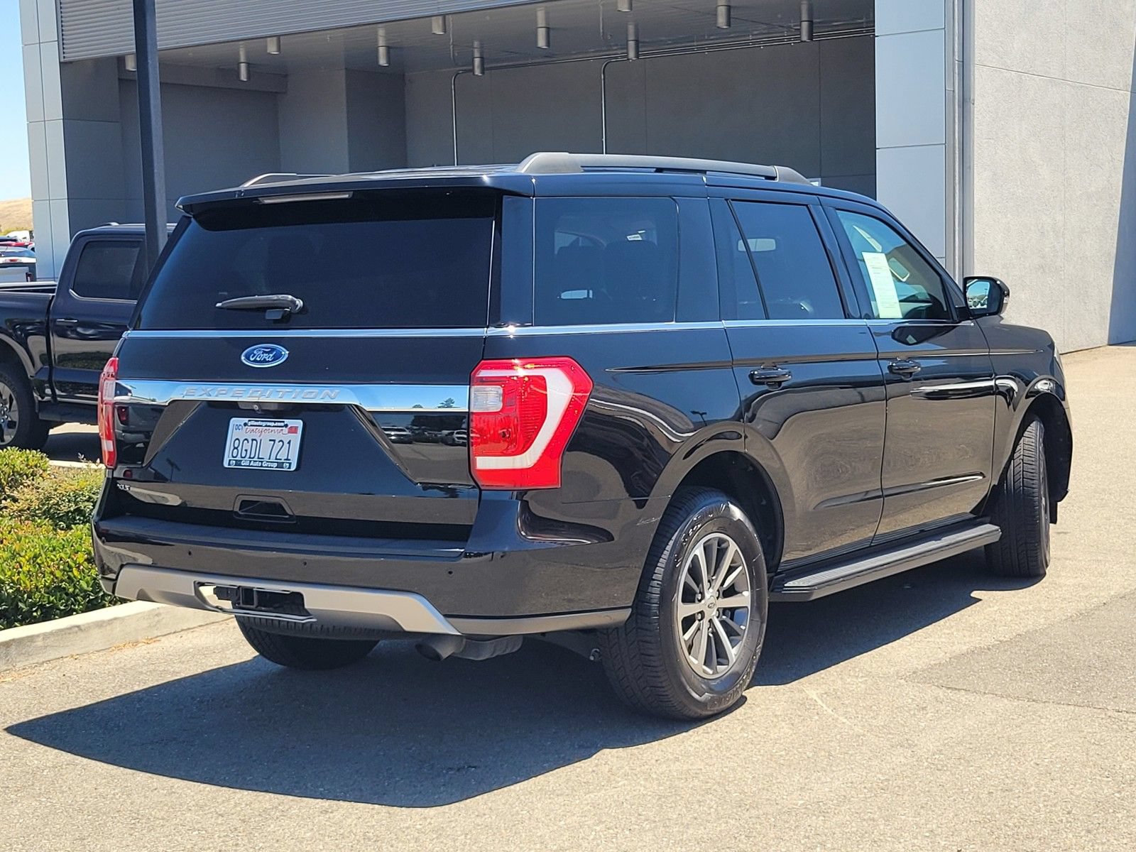 Certified 2018 Ford Expedition XLT w/ Equipment Group 202A RWD image 4