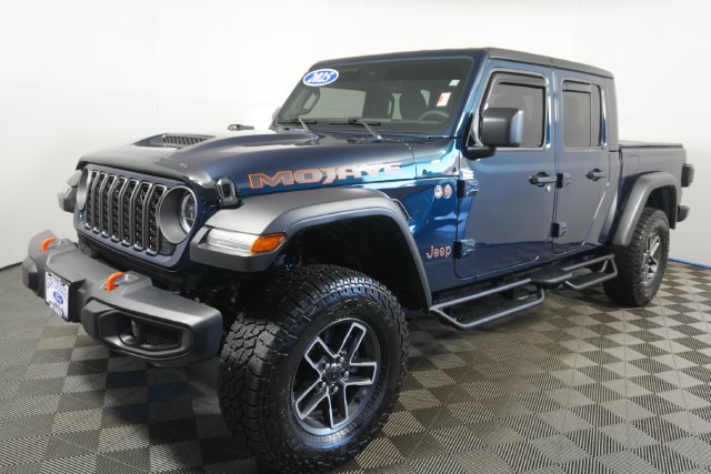 Used 2025 Jeep Gladiator Mojave w/ Safety Group AWD/4WD image 7
