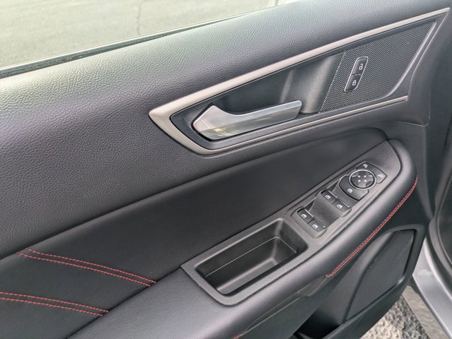 Certified 2022 Ford Edge ST-Line image 13