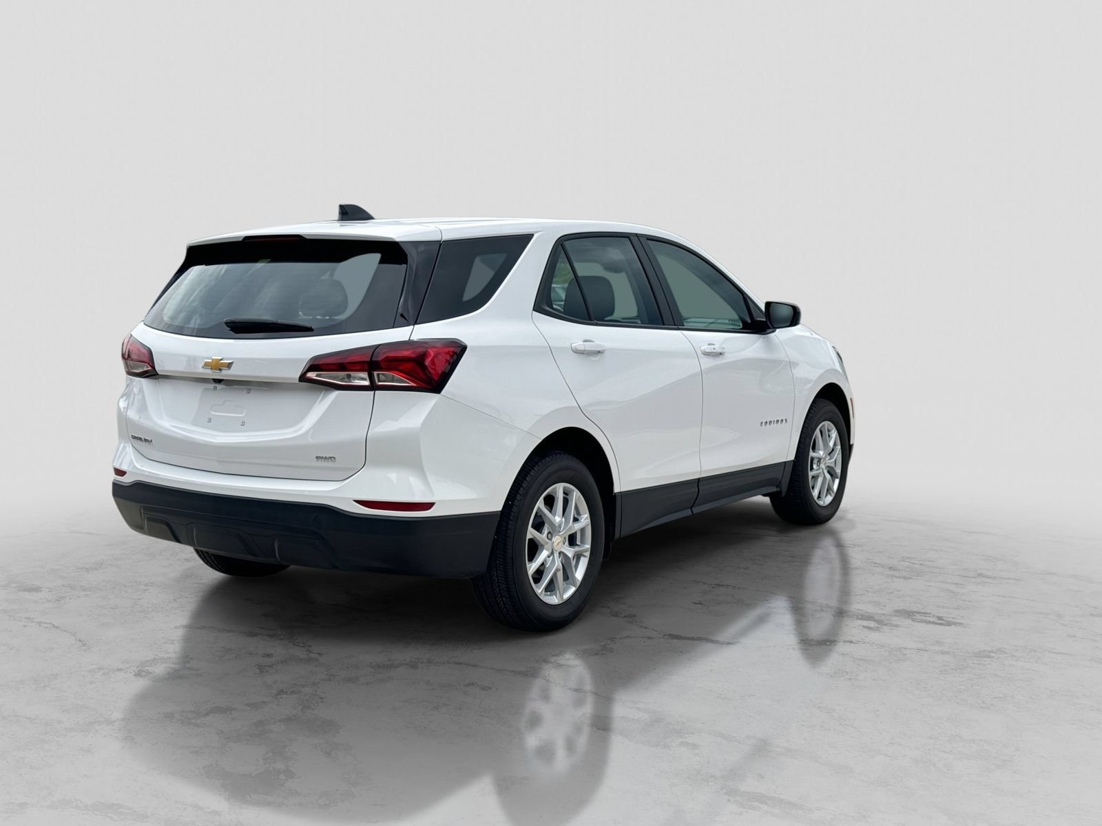 Used 2023 Chevrolet Equinox LS w/ LPO, Floor Liner Package AWD/4WD image 8
