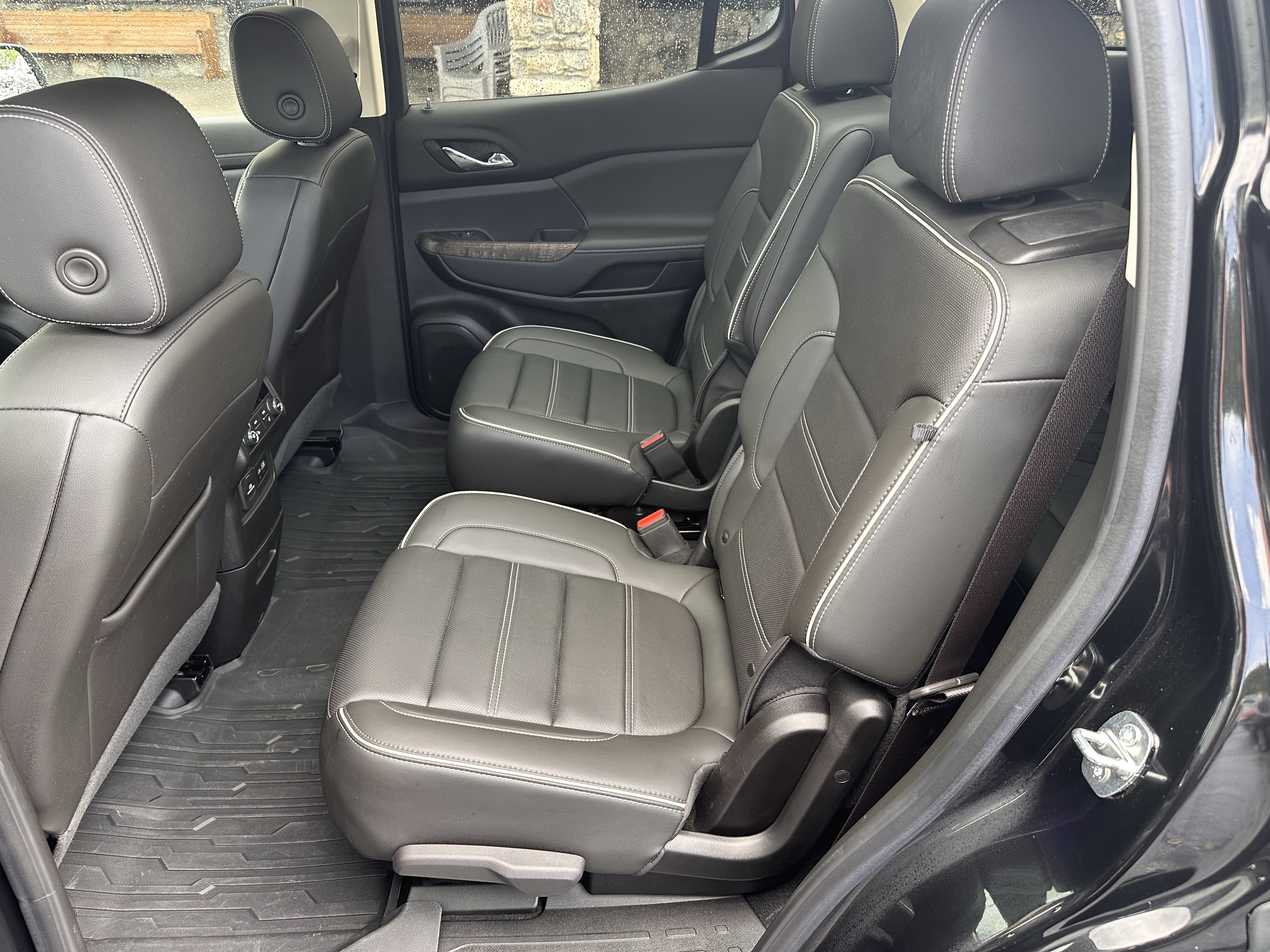 Used 2023 GMC Acadia Denali w/ Black Diamond Edition AWD/4WD image 12