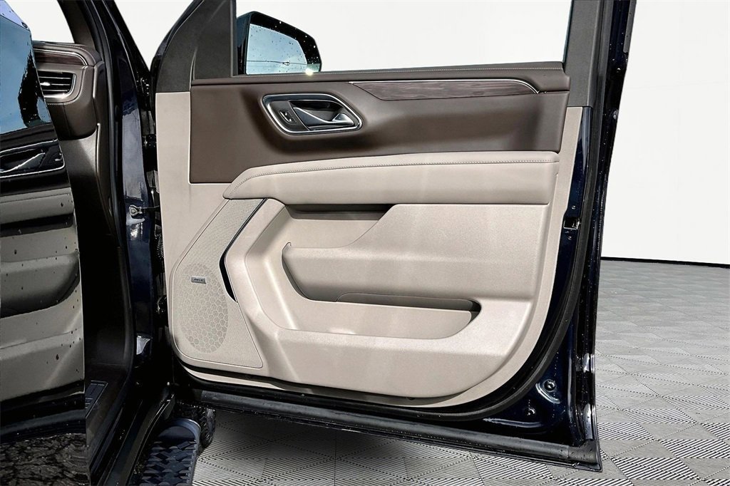 Used 2023 Chevrolet Tahoe Z71 w/ Luxury Package image 24