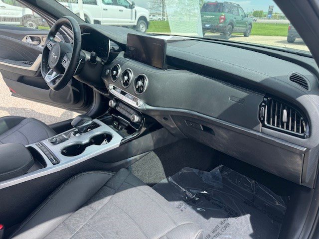 Used 2023 Kia Stinger GT2 AWD/4WD image 43