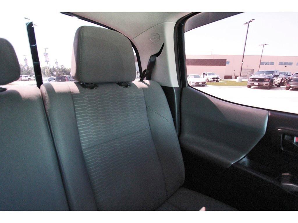 Used 2018 Toyota Tacoma SR5 RWD image 13