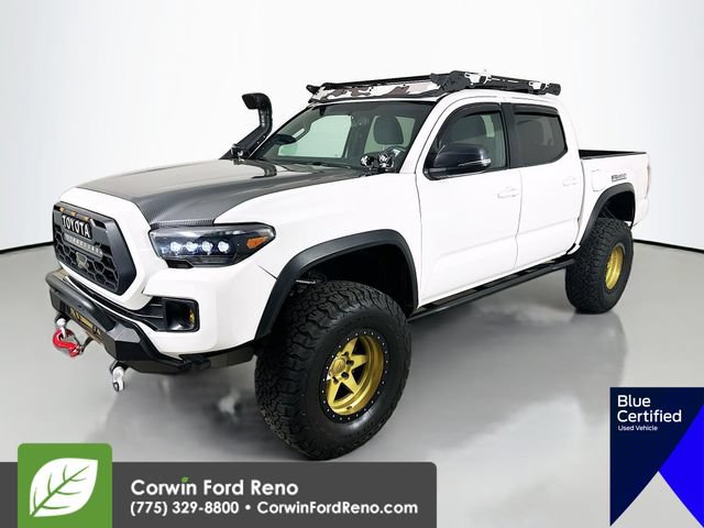 Used 2017 Toyota Tacoma TRD Off-Road AWD/4WD image 4