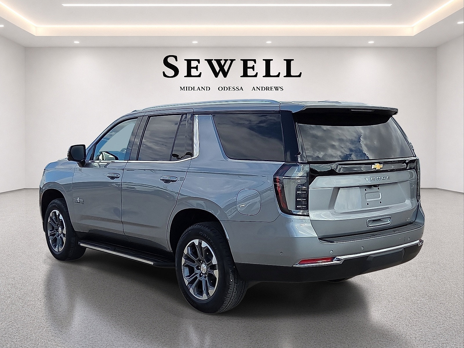 Used 2025 Chevrolet Tahoe LT w/ Comfort Package RWD image 3