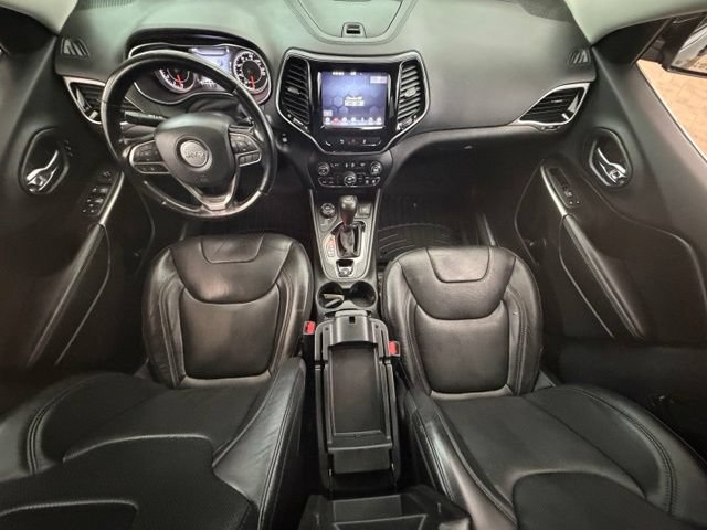 Used 2020 Jeep Cherokee Limited w/ Luxury Group AWD/4WD image 25