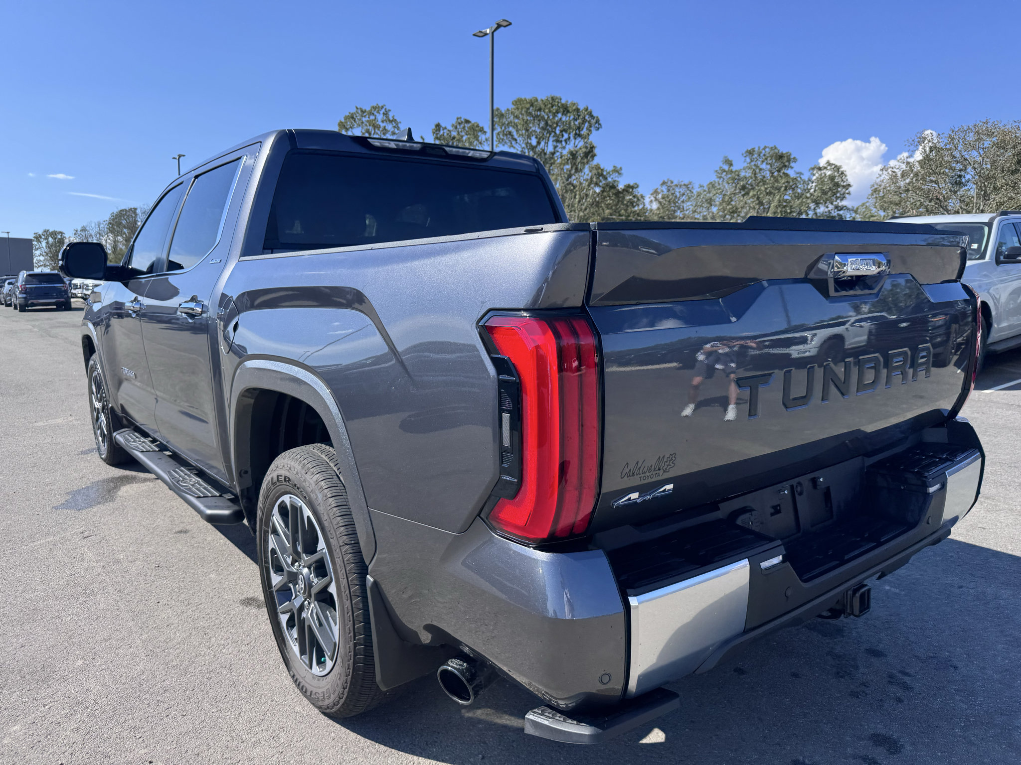 Used 2025 Toyota Tundra Limited AWD/4WD image 8