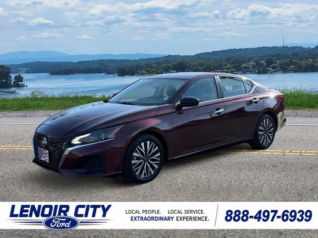 Used 2025 Nissan Altima 2.5 SV FWD image 7