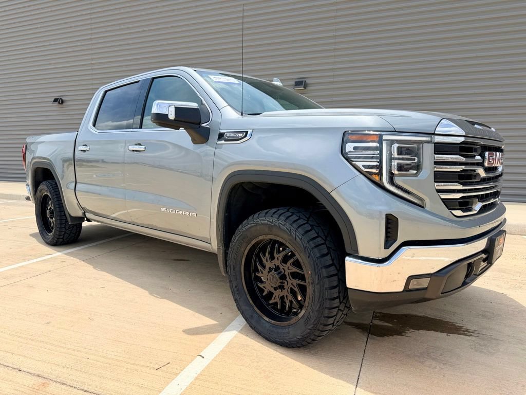 Used 2025 GMC Sierra 1500 SLT AWD/4WD image 1