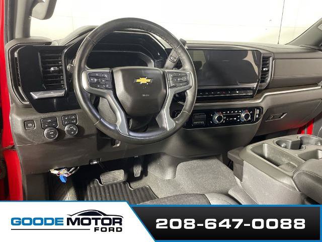 Used 2023 Chevrolet Silverado 1500 LT w/ Convenience Package II AWD/4WD image 9