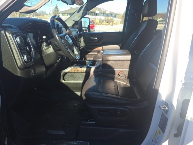 Used 2023 GMC Sierra 3500 Denali w/ Denali Ultimate Package image 10