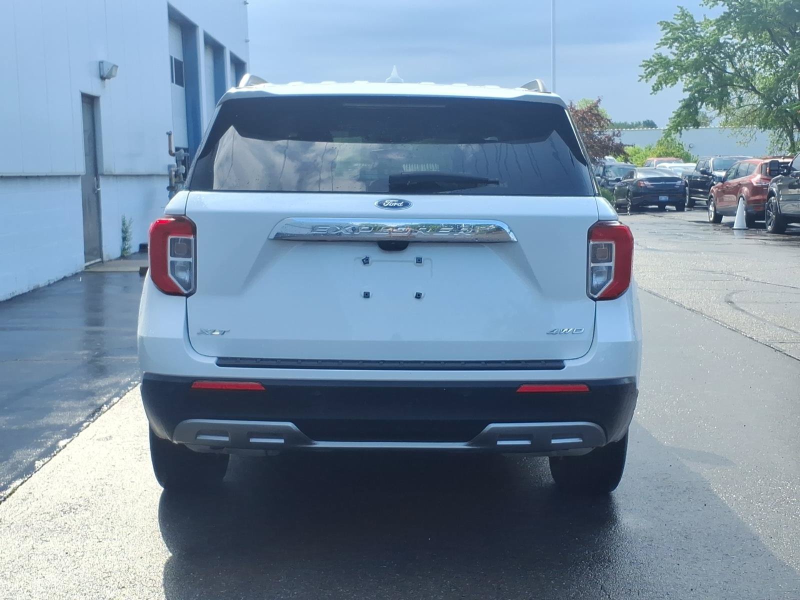 Certified 2024 Ford Explorer XLT w/ Equipment Group 202A AWD/4WD image 5