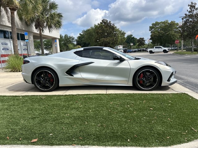 Used 2021 Chevrolet Corvette Stingray Preferred Cpe w/ Z51 Performance Package RWD image 2
