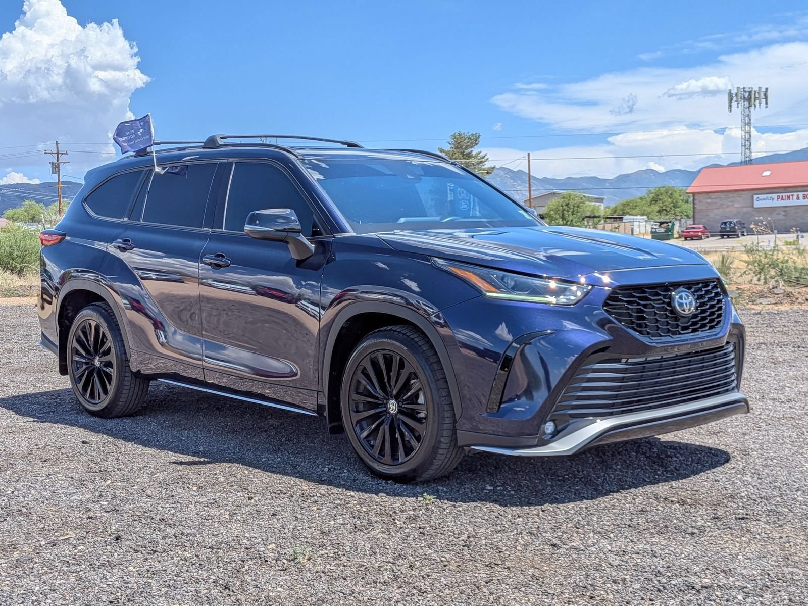 Used 2023 Toyota Highlander XSE FWD image 3