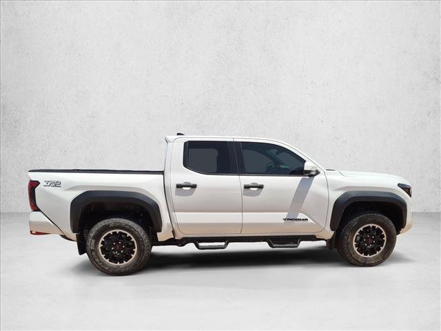 Used 2024 Toyota Tacoma TRD Off-Road AWD/4WD image 4