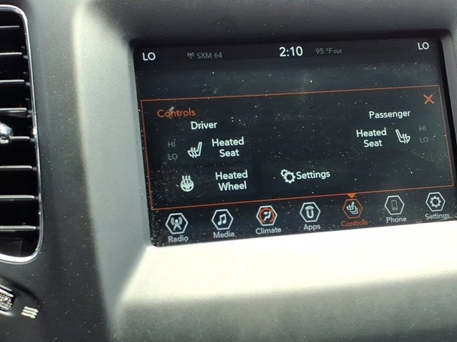 Used 2020 Jeep Compass Latitude w/ Cold Weather Group FWD image 4