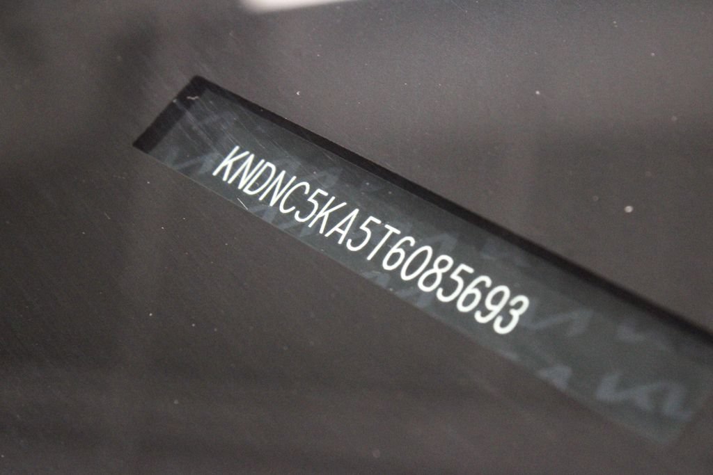 Used 2026 Kia Carnival EX FWD image 34