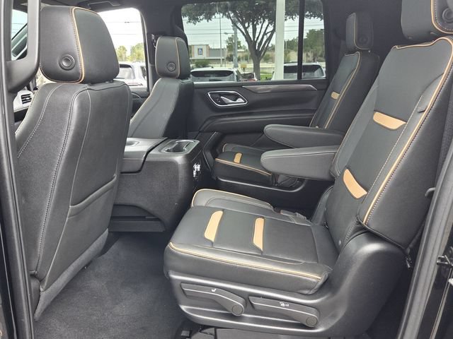 Used 2022 GMC Yukon XL AT4 w/ Technology Package AWD/4WD image 13