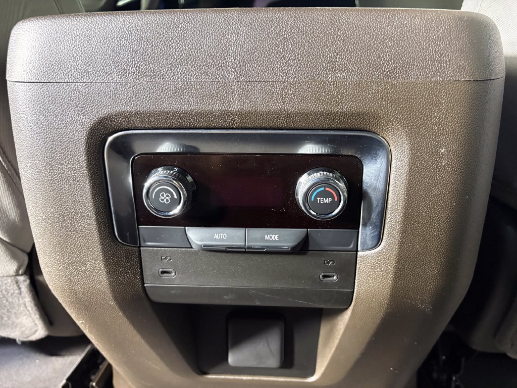 Used 2025 Chevrolet Tahoe LS RWD image 29