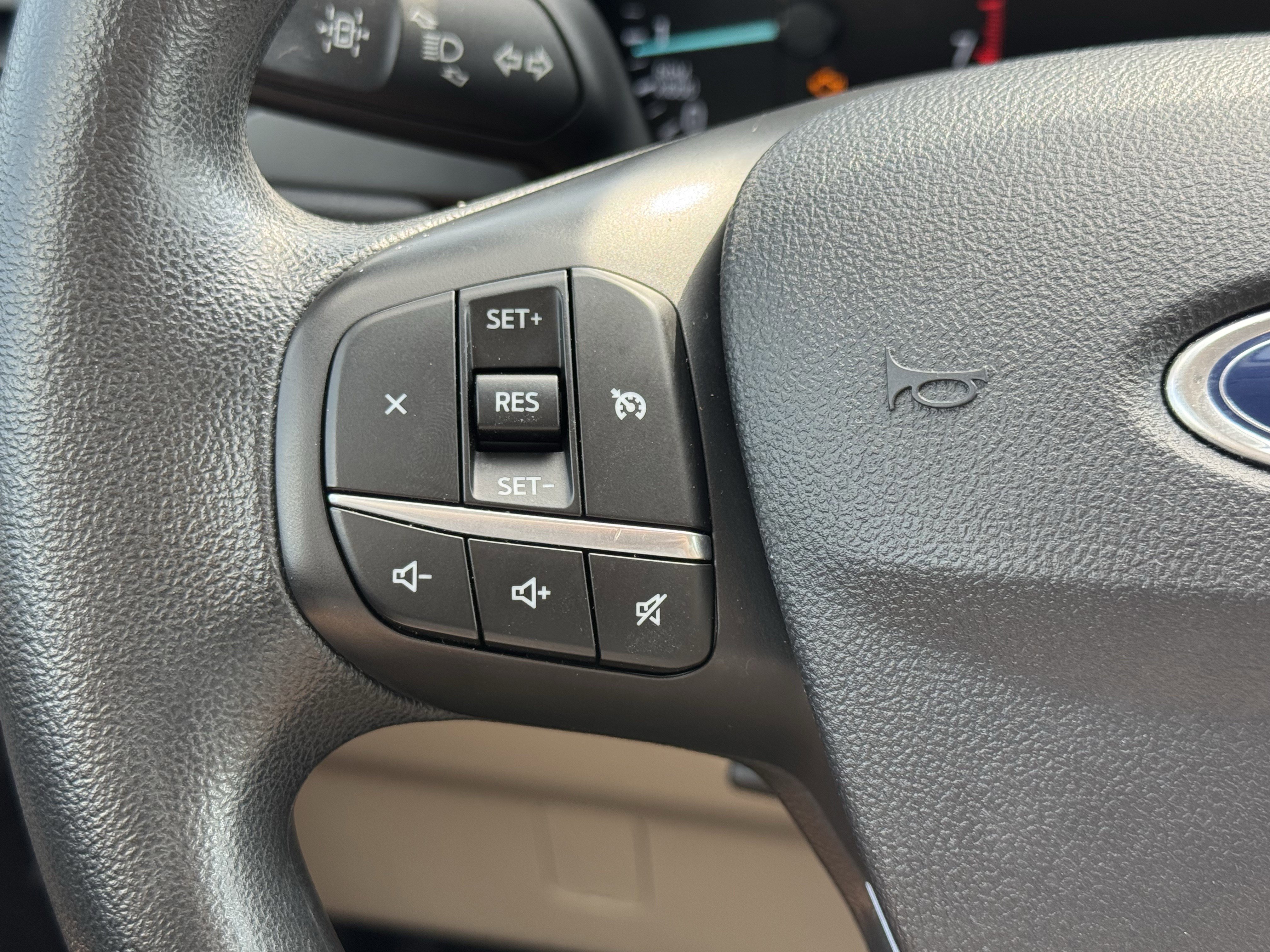 Certified 2021 Ford Escape SE image 15