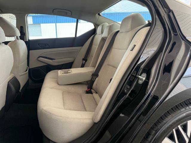 Used 2024 Nissan Altima 2.5 SV FWD image 8