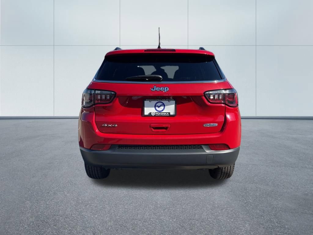 Used 2024 Jeep Compass Latitude image 6