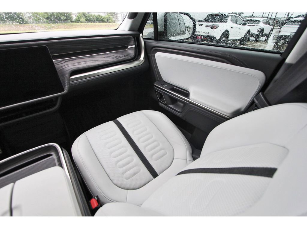 Used 2022 Rivian R1T Adventure AWD/4WD image 13
