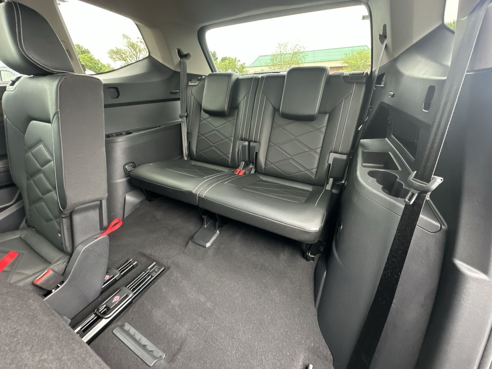 Used 2025 Volkswagen Atlas SE AWD/4WD image 33