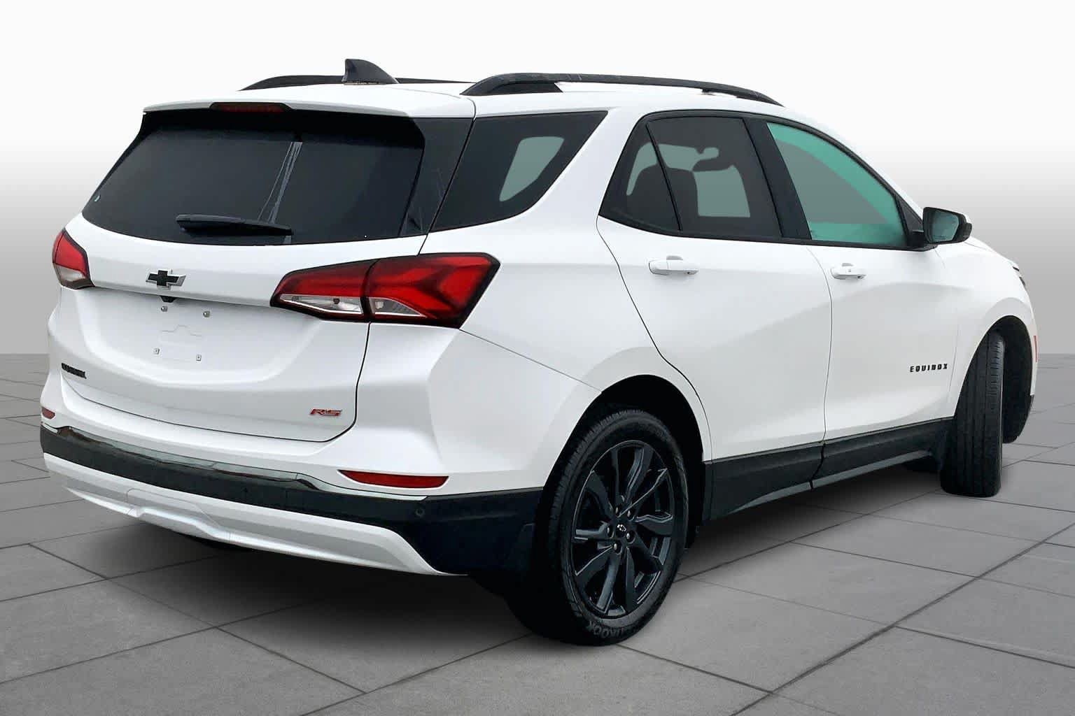 Used 2023 Chevrolet Equinox RS FWD image 13