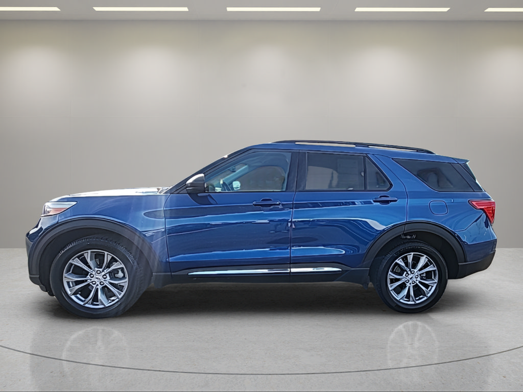 Certified 2023 Ford Explorer XLT w/ Equipment Group 202A AWD/4WD image 4
