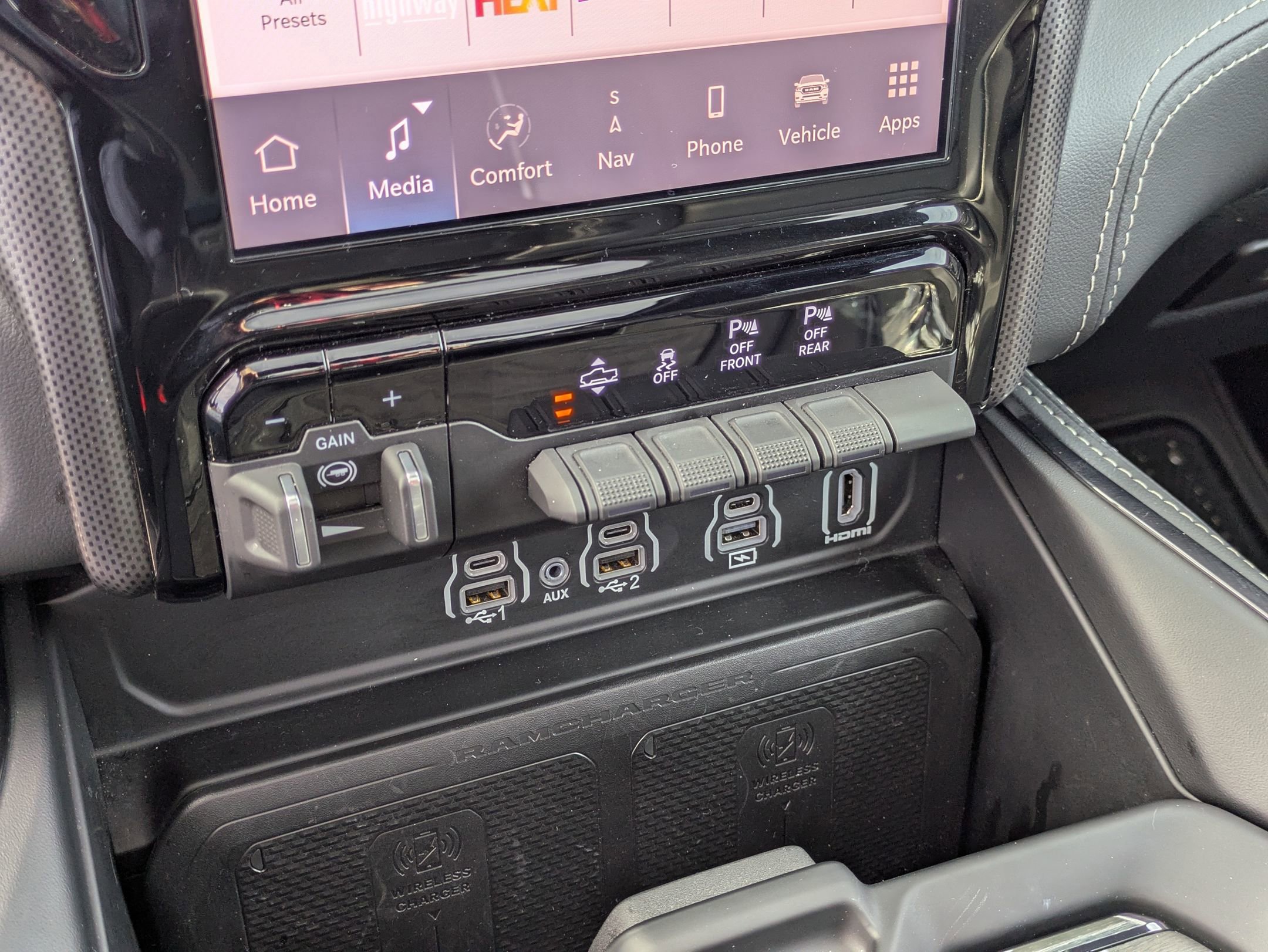 Used 2025 RAM 1500 Limited image 26