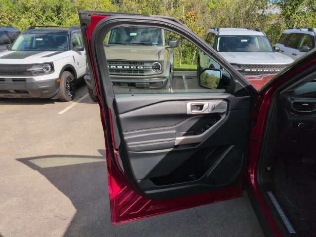 Certified 2023 Ford Explorer Limited AWD/4WD image 28