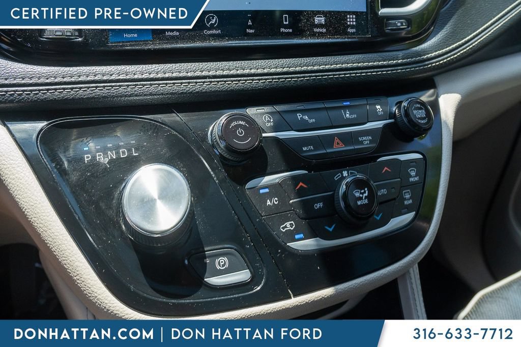 Used 2023 Chrysler Pacifica Limited FWD image 8