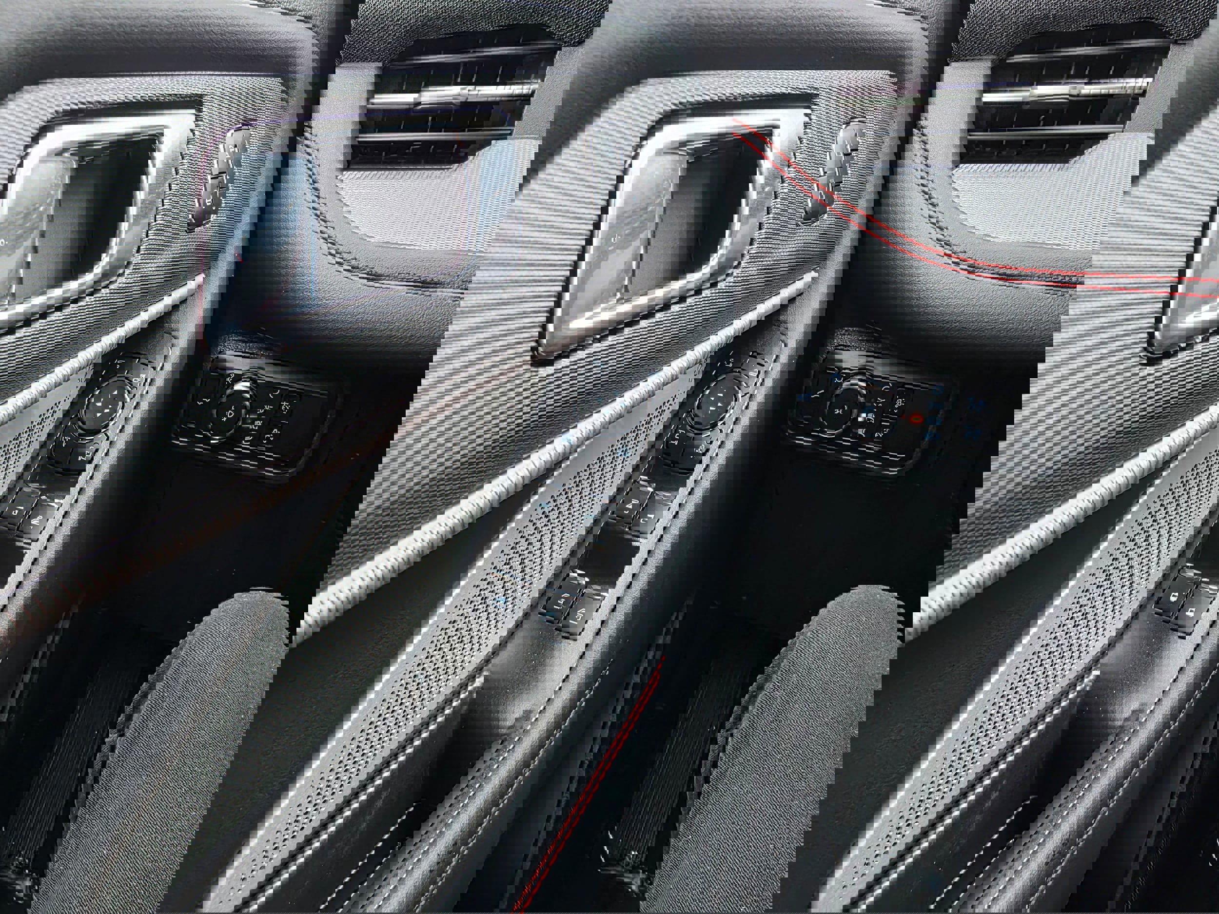 Certified 2025 Ford Explorer ST image 19