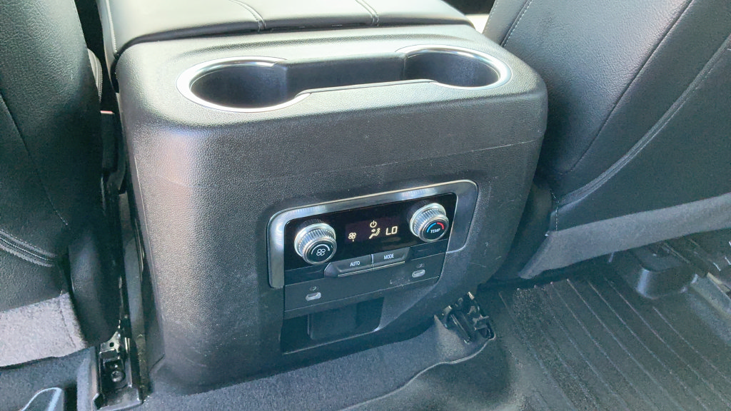 Used 2023 GMC Yukon XL SLE w/ Gmc Pro Safety Plus Package RWD image 10
